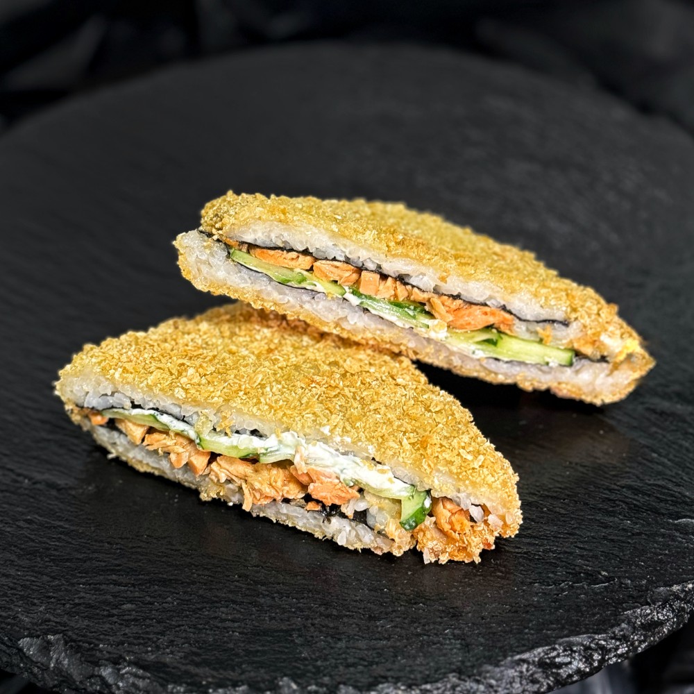 Рол сандвіч з запеченим лососем/Roll sandwich with baked salmon 260г