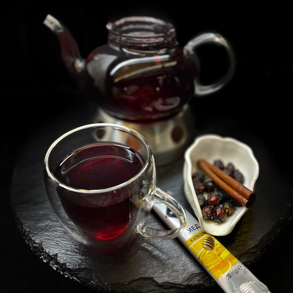 Чай Шипшина з корицею та медом / Rose hip tea with cinnamon and honey