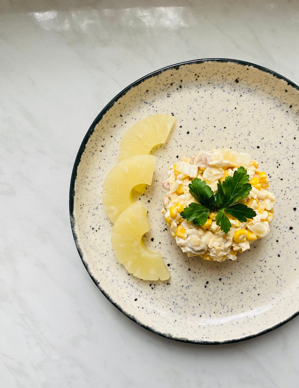 Салат з курки та ананасів, 150 г
