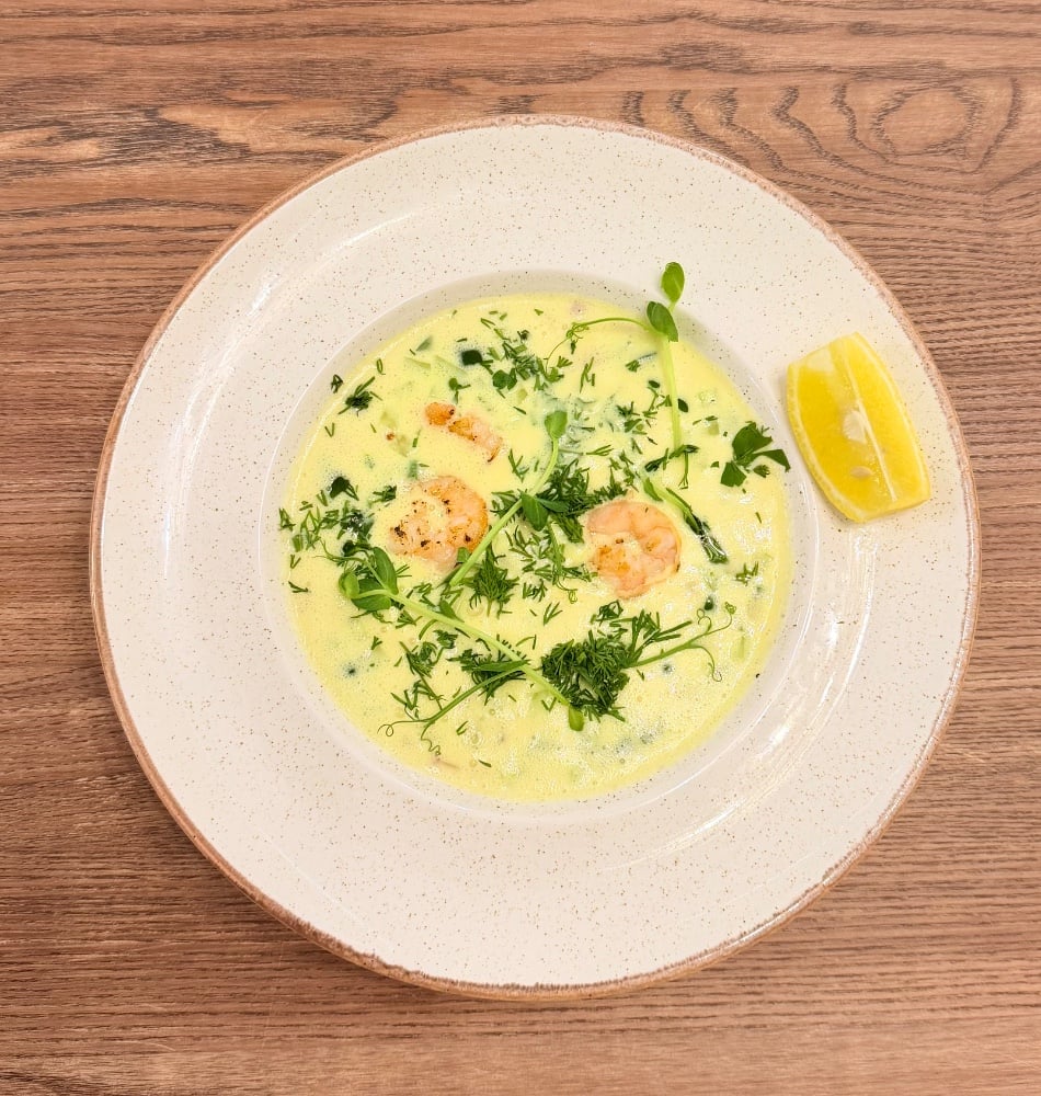 Окрошка з тигровими креветками