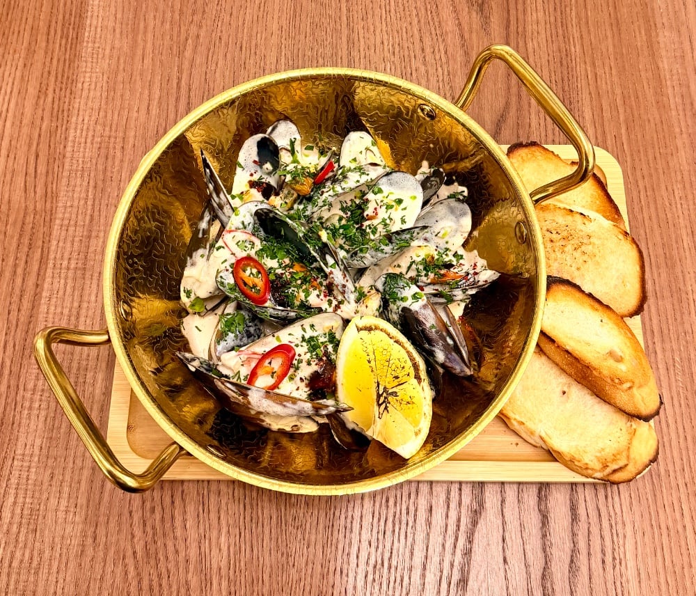 Мідії у вершковому соусі 