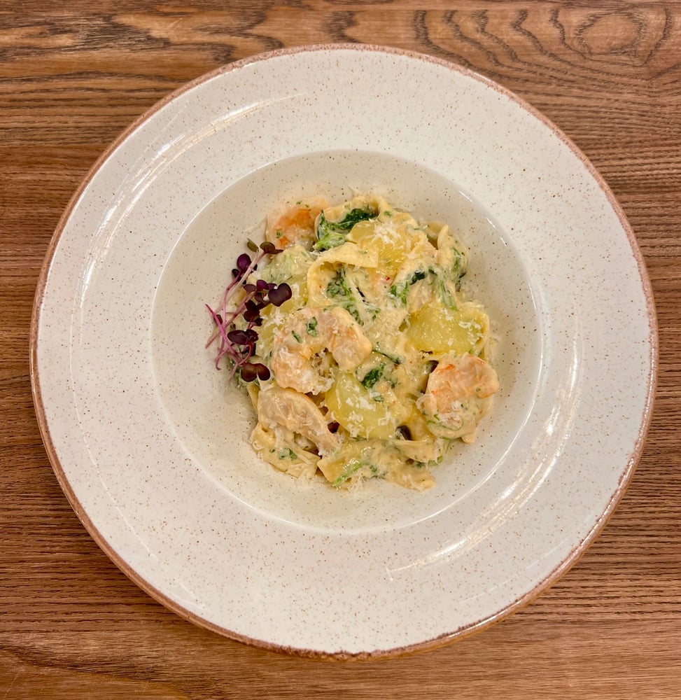 Паста з креветками та маринованим лимоном