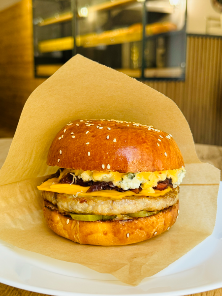 Super Cheese Burger