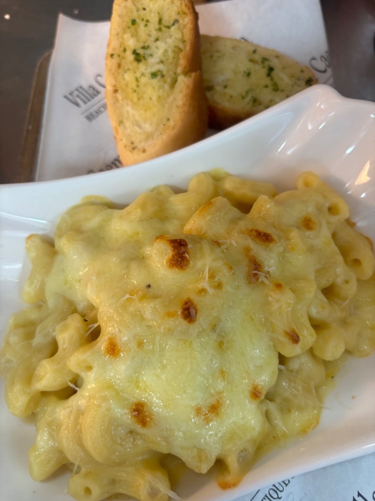 Mac & Cheese Smile w/ Holy Smoked Bread