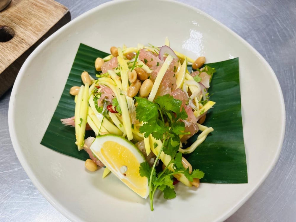 Pomelo & Mango Salad