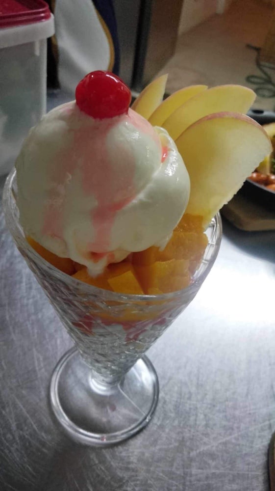Fresh Fruits & Ice Cream