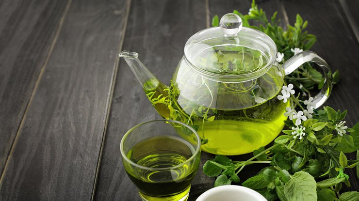 Green tea in the teapot / Зелёный чай в чайнике/ მწვანე ჩაი ჩაიდანში