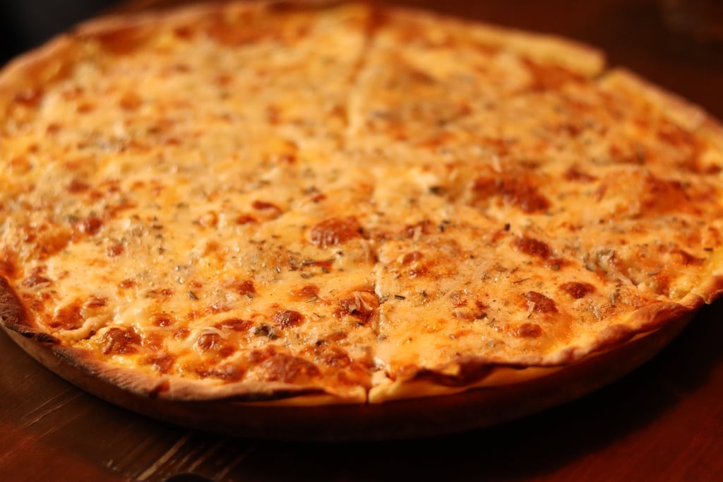 4 Cheese pizza