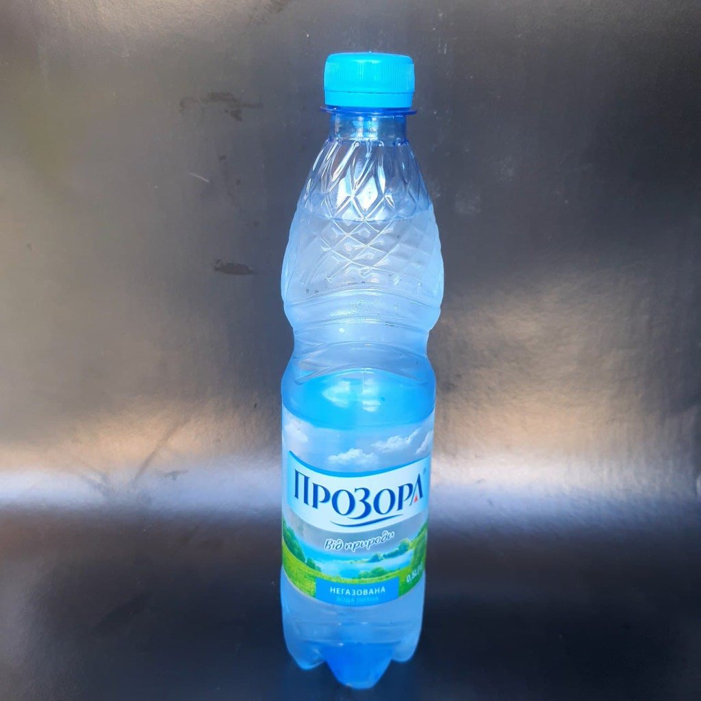 Мінеральна вода пластик