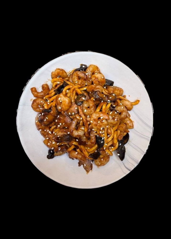 Локшина з креветкою з фірменним соусом🌶