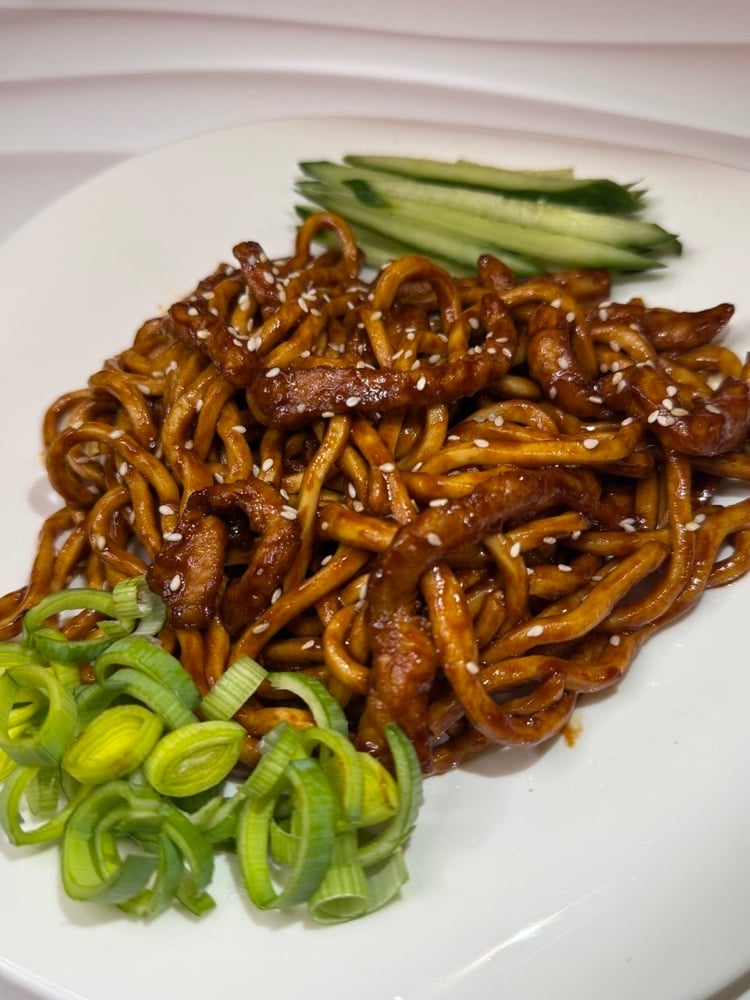 Локшина у Пекінському соусі