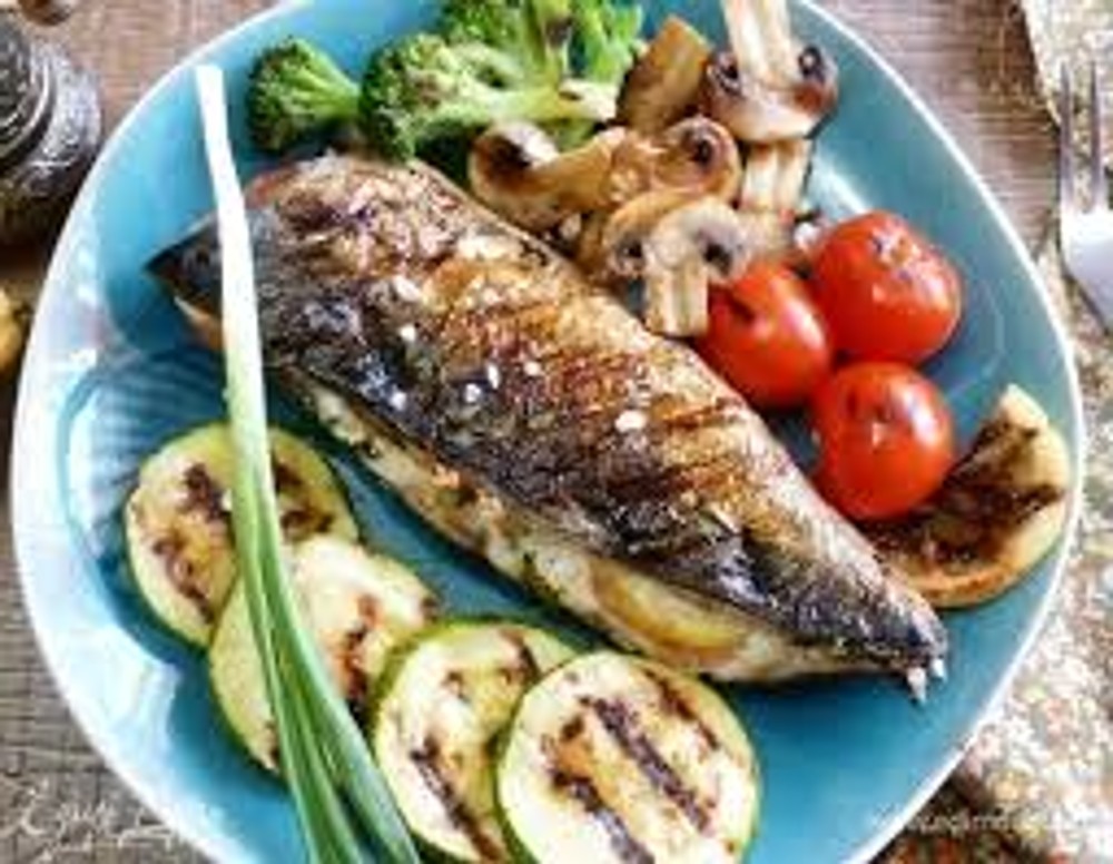 Скумбрія гриль з овочами