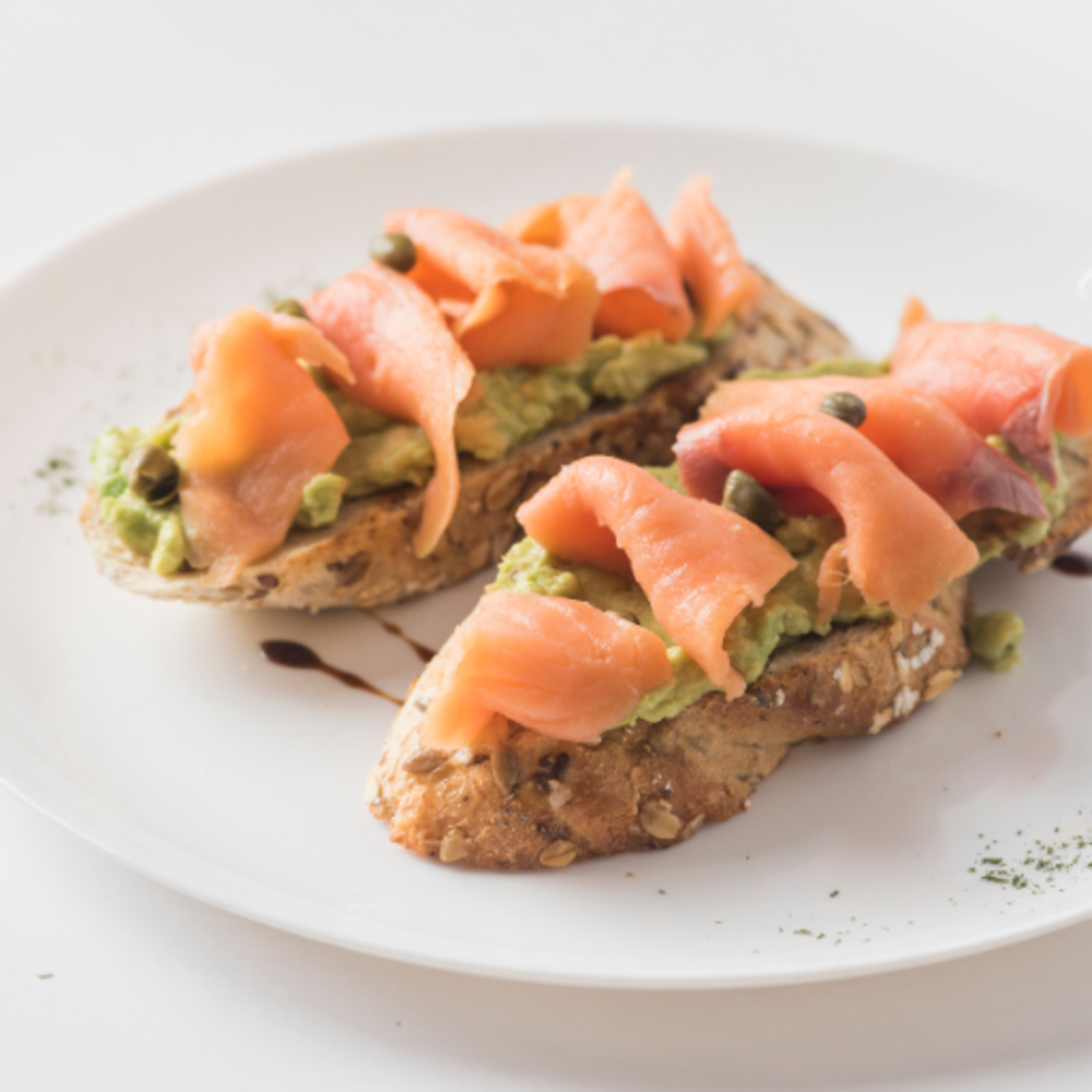 Tostada de Salmon
