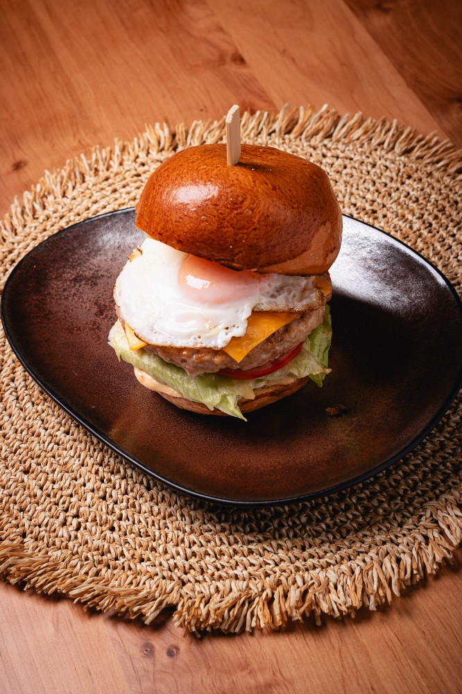 Бургер Sweet Chicken та картопляні діпи