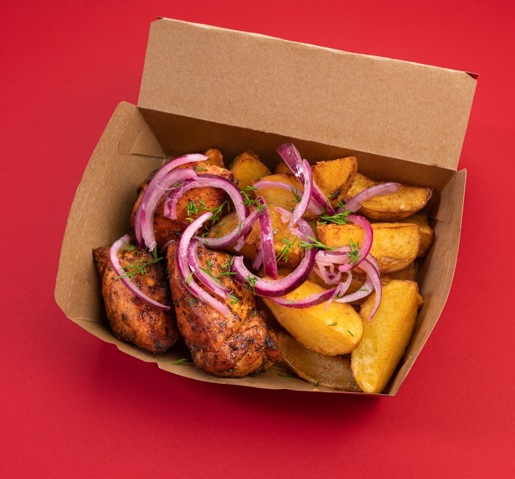 Мангал бокс з шашликом (курка) 390гр М  Barbecue box with(chicken)