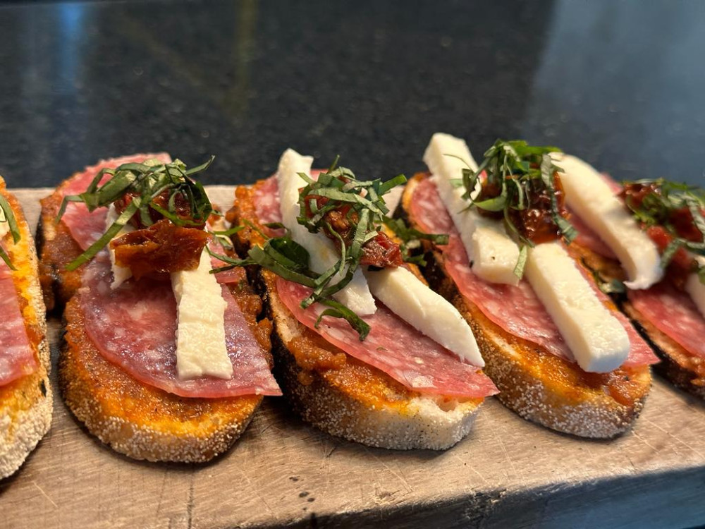 Bruschetta Salame