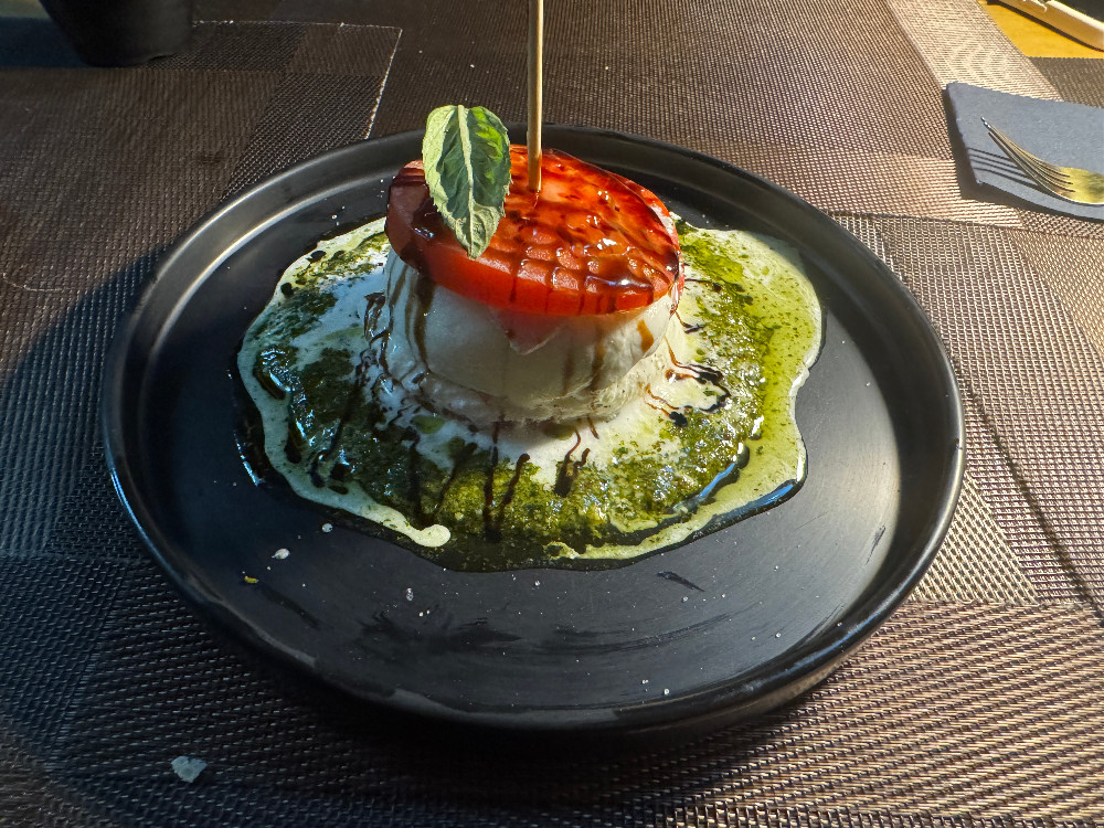 Torre de Burrata con Mortadella 