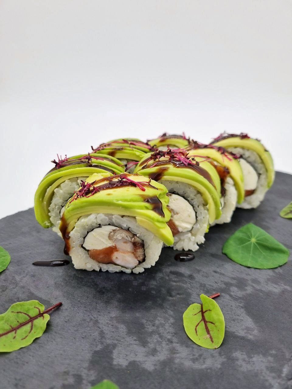 Рол "Avocado cap" 335г .