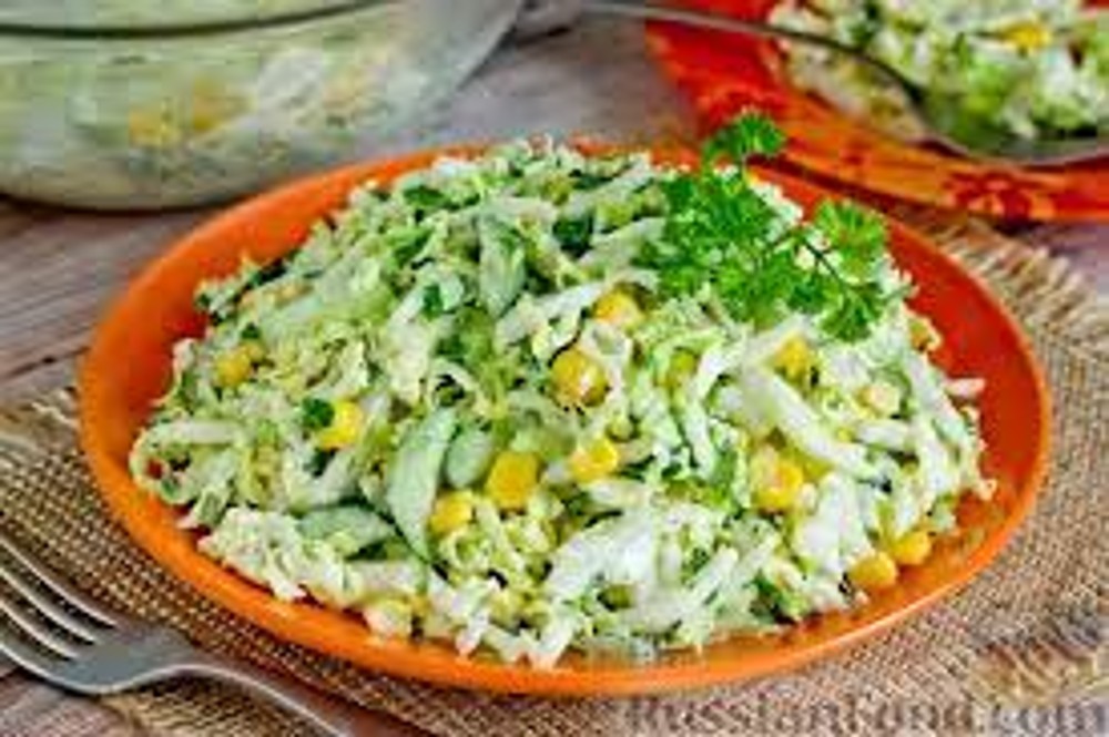 Салат із пекінської капусти, огірка та кукурузки 50г