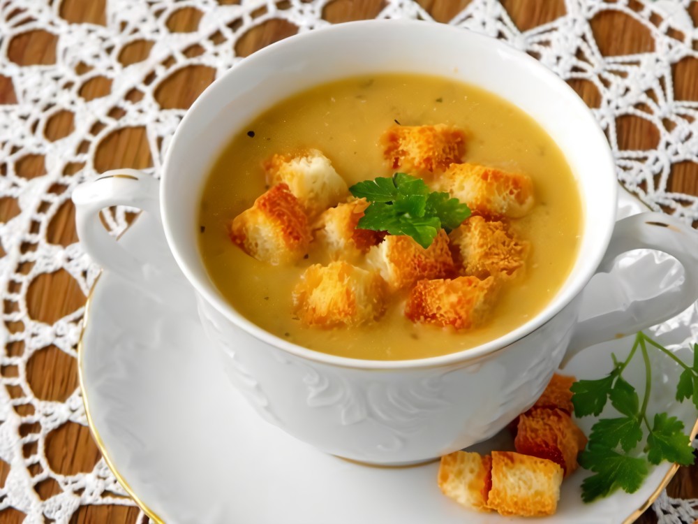 крем-суп овочевий із сочевицею та крутонами 240/10г