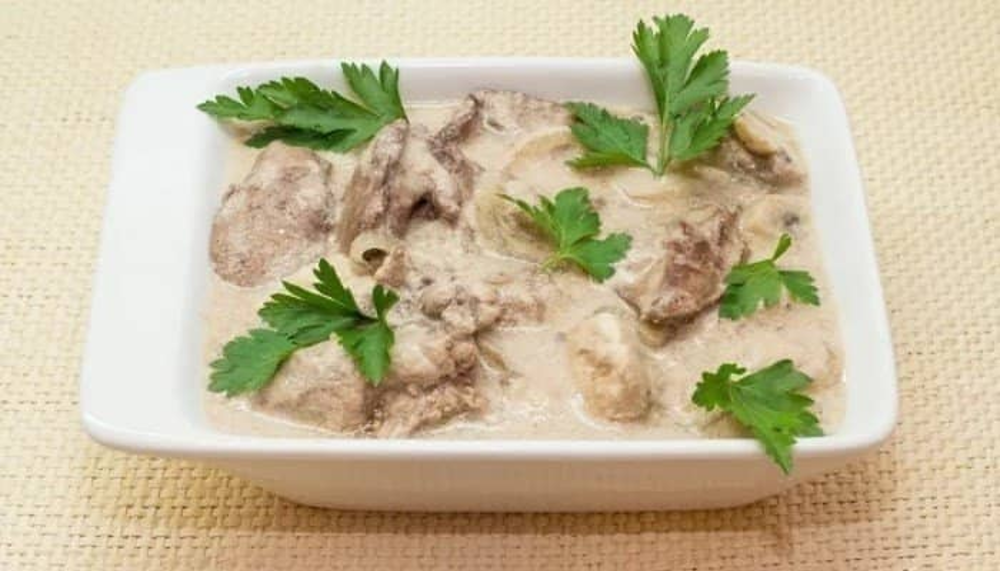 *Печінка куряча із соусом бешамель 50г
