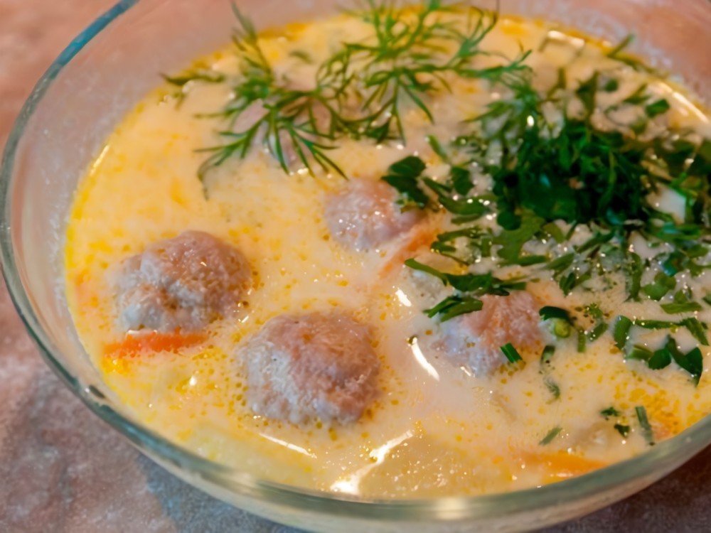 Суп фінський вершковий із фрикаделькою з червоної риби і броколі бг/бл 230/20г