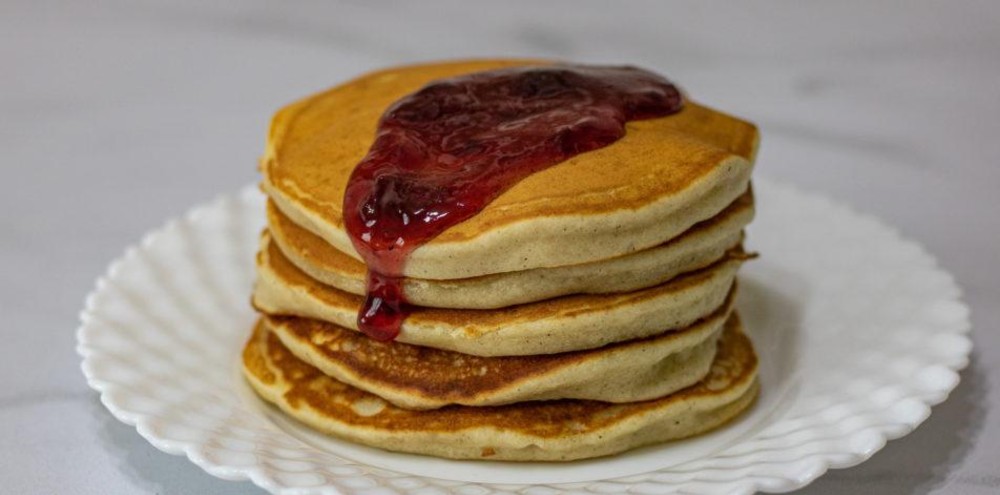 Панкейки із сливовим джемом  100/25г