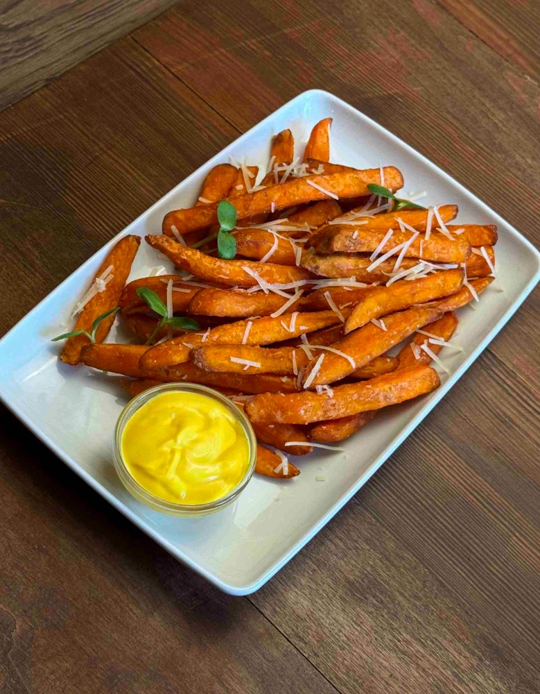 Батат з сирним соусом 240/30