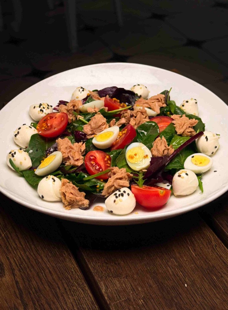 Салат з тунцем консервованим 330г