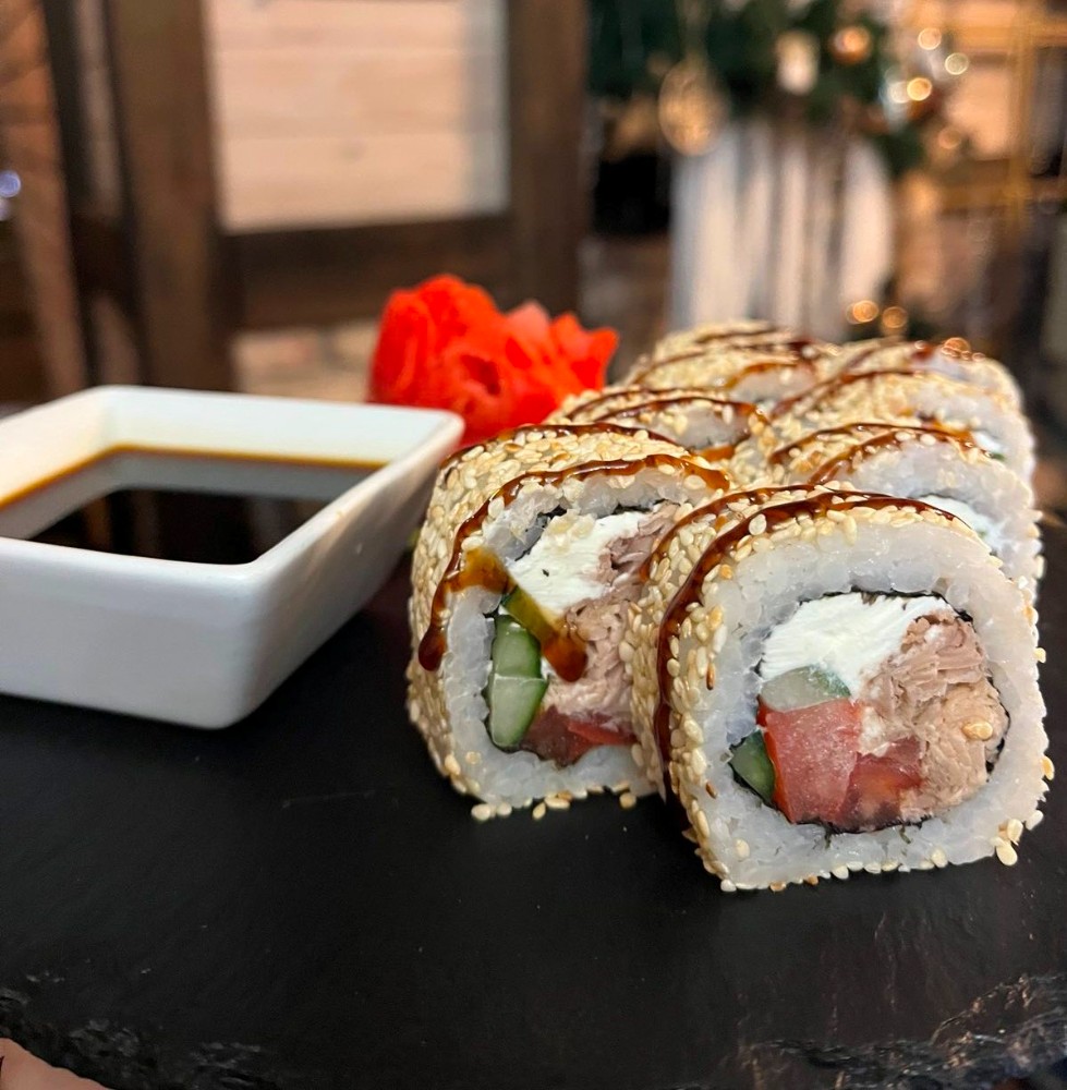 Рол з тунцем консервованим 350г