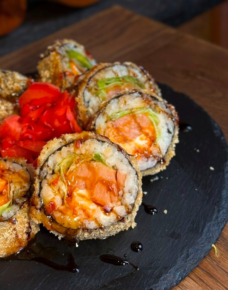 Рол Темпура з копченим лососем 330г