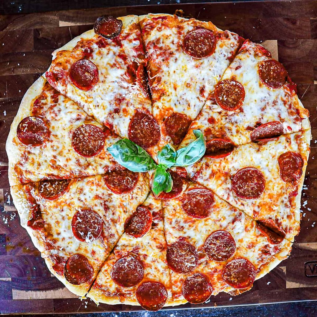 პიცა პეპერონი • Pizza Pepperoni