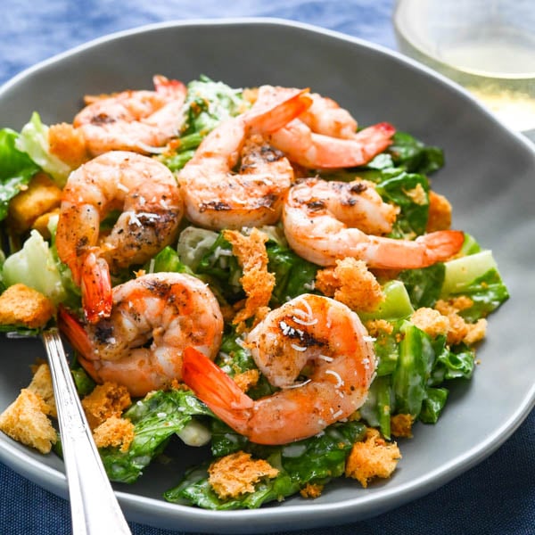 სალათი ცეზარი კრევეტებით • Caesar Salad with Shrimps