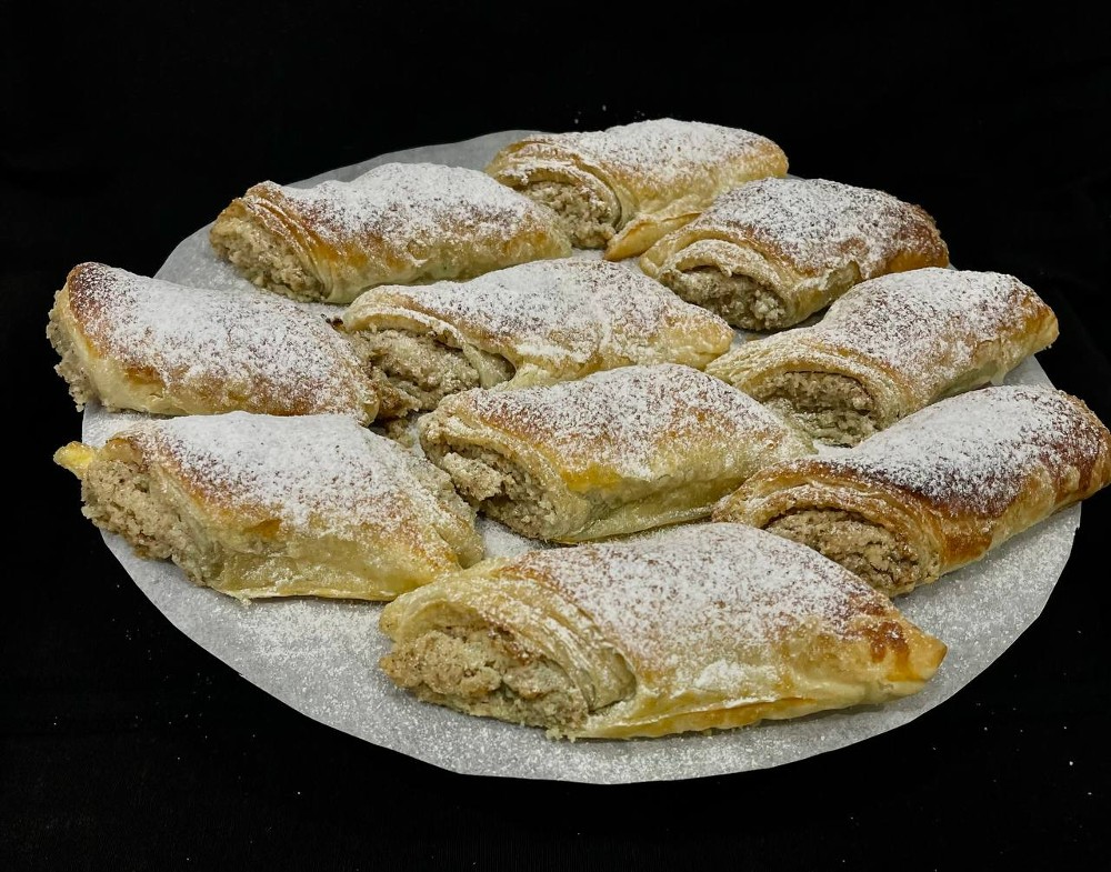 Када з грецькими горіхами