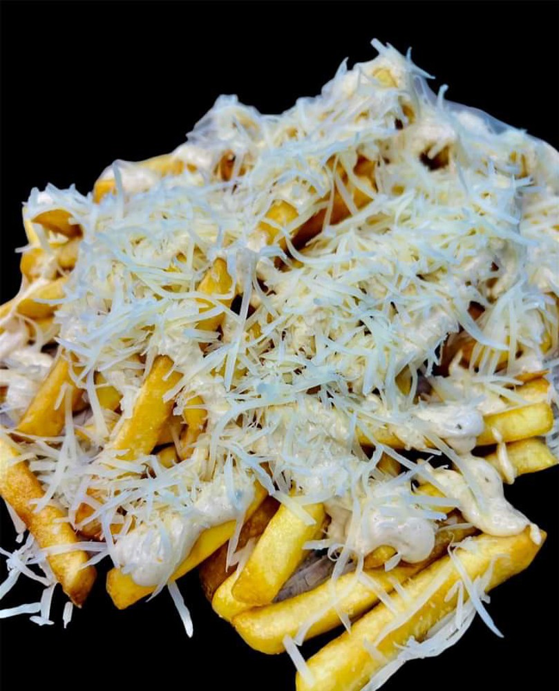 Фрі з соусом Іверія та пармезаном