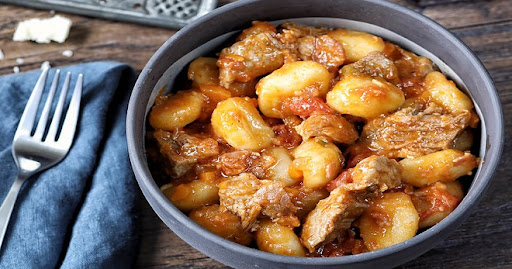 Печеня зі свинячими реберцями та грибами 