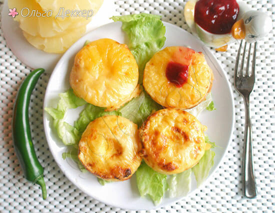 Куряча грудка під ананасом та моцарелою 