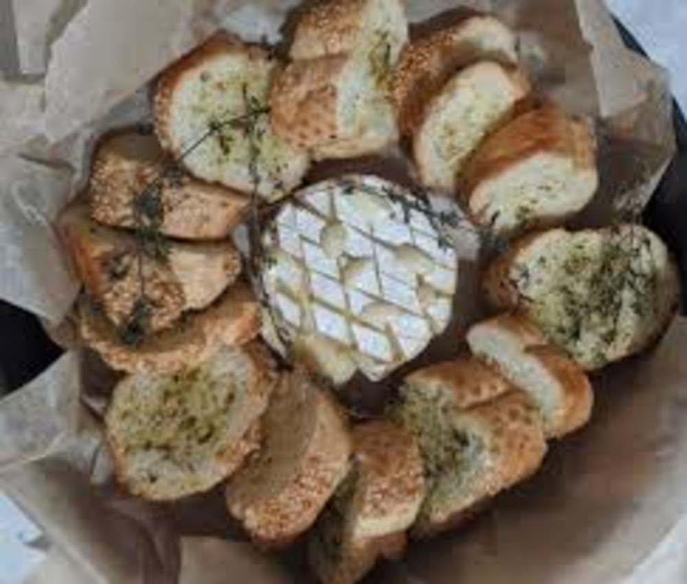 Камамбер запечений