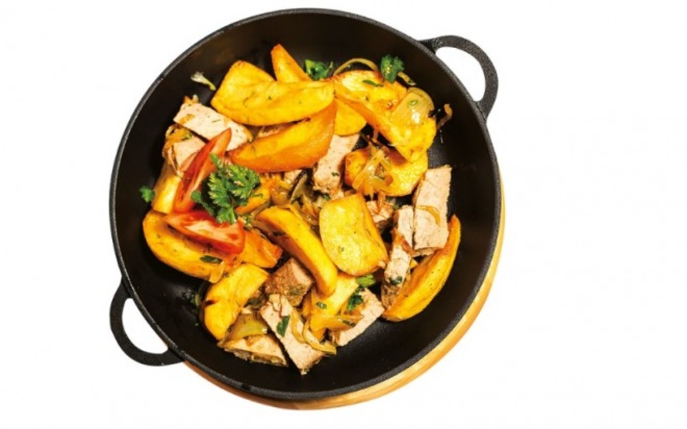 Пательня з картоплею та беконом