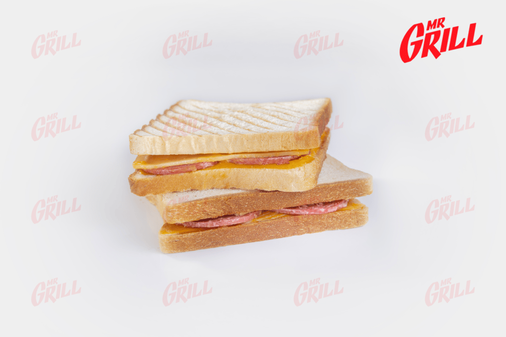 Сендвіч GRILL салямі та соус чеддер