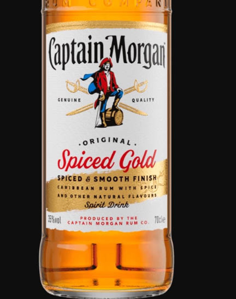 Ромовий напій Capitan Morgan Gold