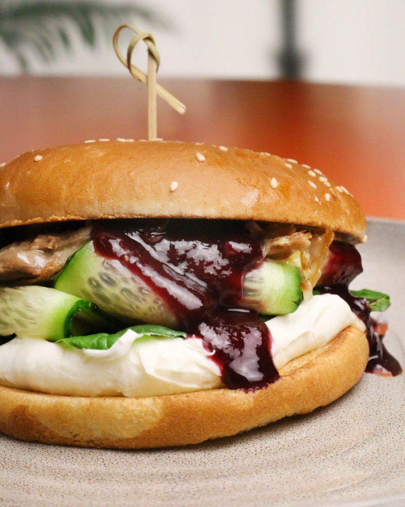 Сирний бургер з індичкою