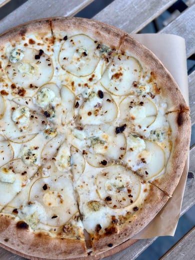 Піца з грушею