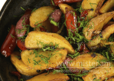 Пательня з мисливськими ковбасками