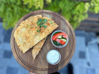 Шніцель з сирним соусом