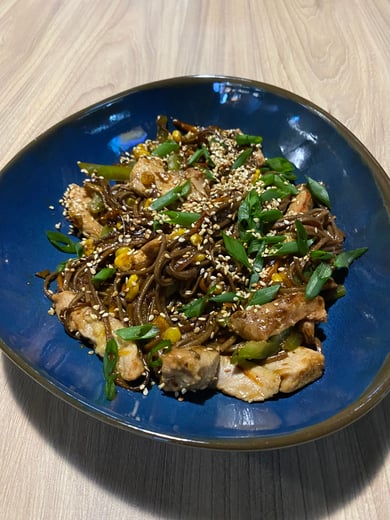 WOK з куркою, овочами та устричним соусом