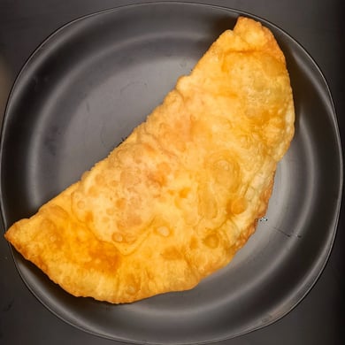 Чебурек з куркою та грибами