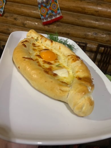 ХАЧАПУРІ ПО-АДЖАРСЬКІ