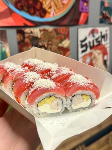 Рол з тунцем та полуничним соусом (330гр)