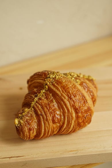 Croissant w/ pistachio cream